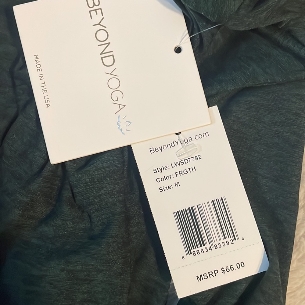 Beyond Yoga Featherweight Long
Sleeve T-Shirt size M - Picture 2 of 6